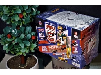 2022 Donruss Elite NFL:  Blaster Box (sealed - 24 Cards)