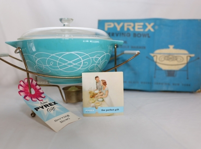 Pyrex Scrolls casserole dish