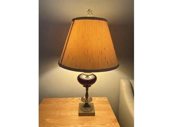 CRANBERRY GLASS TABLE LAMP W/ BRASS BASE