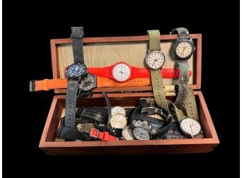 BOX OF MISCELLANEOUS WATCHES