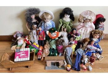 COLLECTION OF VINTAGE DOLLS, TOYS AND ACCESSORIES