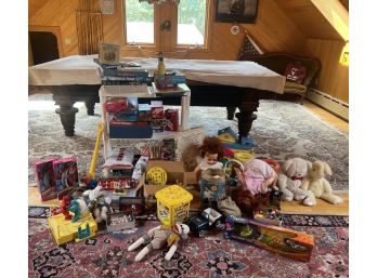 GENEROUS LOT of TOYS & GAMES