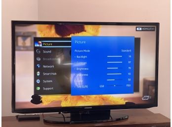 (40) INCH SAMSUNG FLAT SCREEN TV