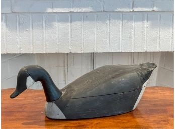 CARVED & PAINTED CANADA GOOSE DECOY