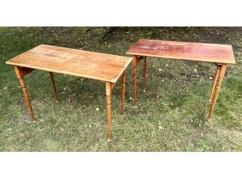 PR VINTAGE SMALL MAPLE TURNED LEG FOLDING TABLES