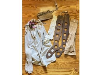 PAIR OF SOCKS STRETCHERS AND VINTAGE LINENS