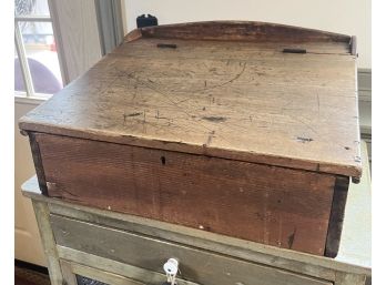 (19th c.) PINE LIFT TOP STUDENTS DESK