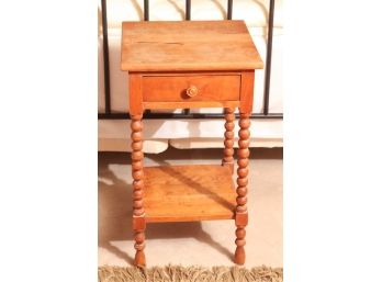 (1) DRAWER MAPLE NIGHT STAND with TURNED LEGS