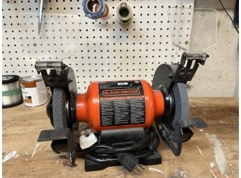 BLACK & DECKER GRINDER BG1500BD