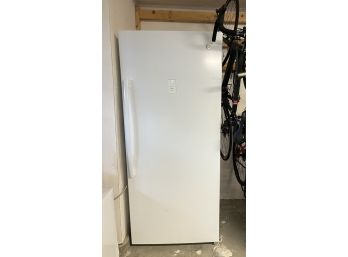 21 CUBIC FOOT WHITE GE FREEZER