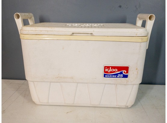 Igloo Marine 25 Cooler - Perfect For Camping, Fishing, And Outdoor Activities