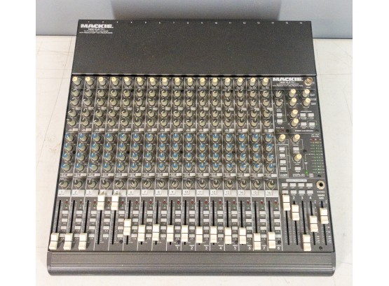 Mackie 1604-VLZ PRO 16-Channel Mic/Line Mixer With Premium XDR™ Mic Preamplifiers