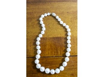 Pearl Necklace With 18K Gold Clasp